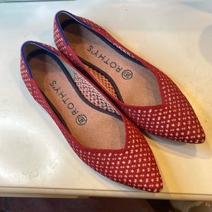 Like New Red Apple Honeycomb Rothy’s 7.5